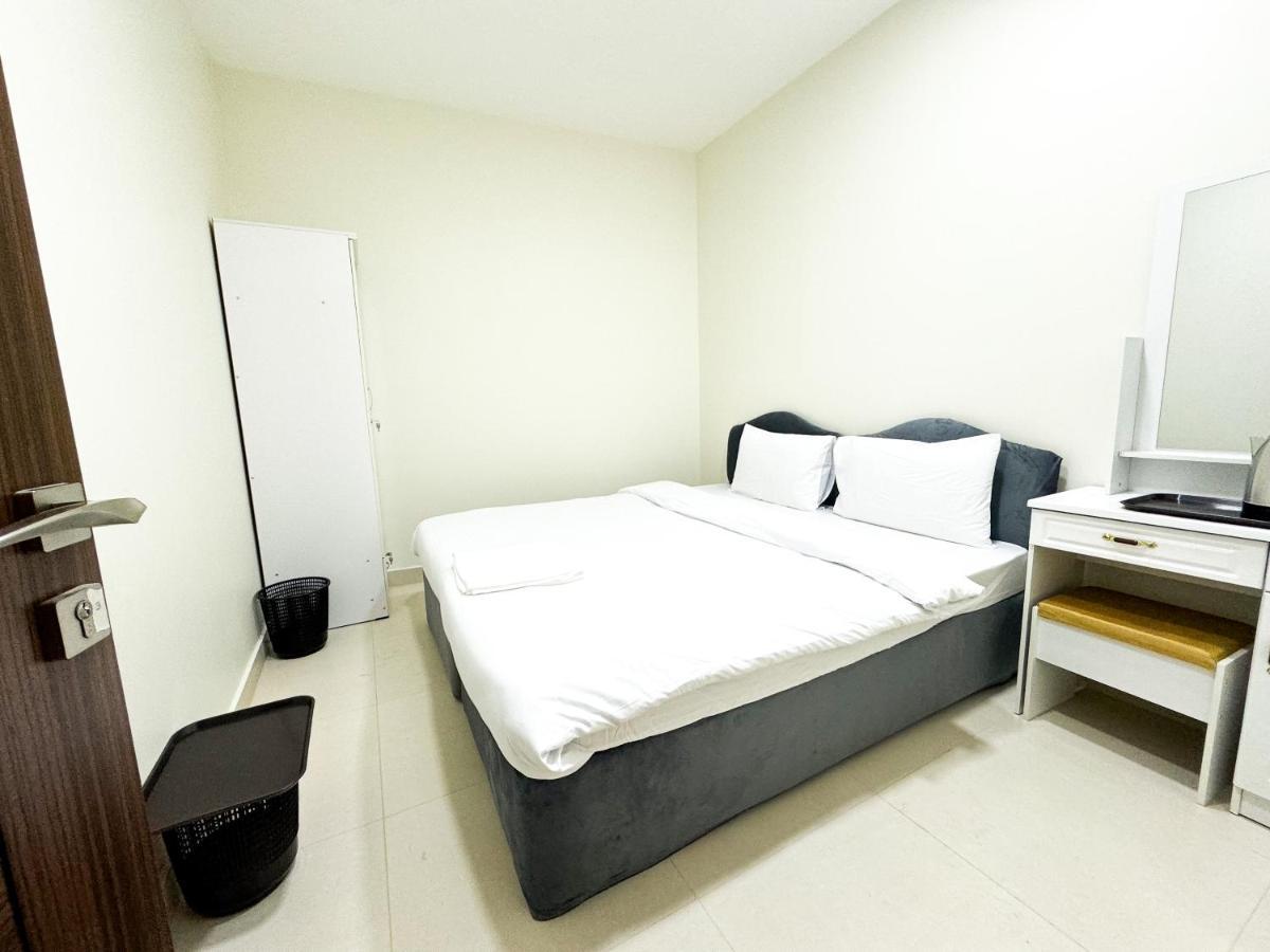 Ras Star Residence - Home Stay Dubai Exteriör bild