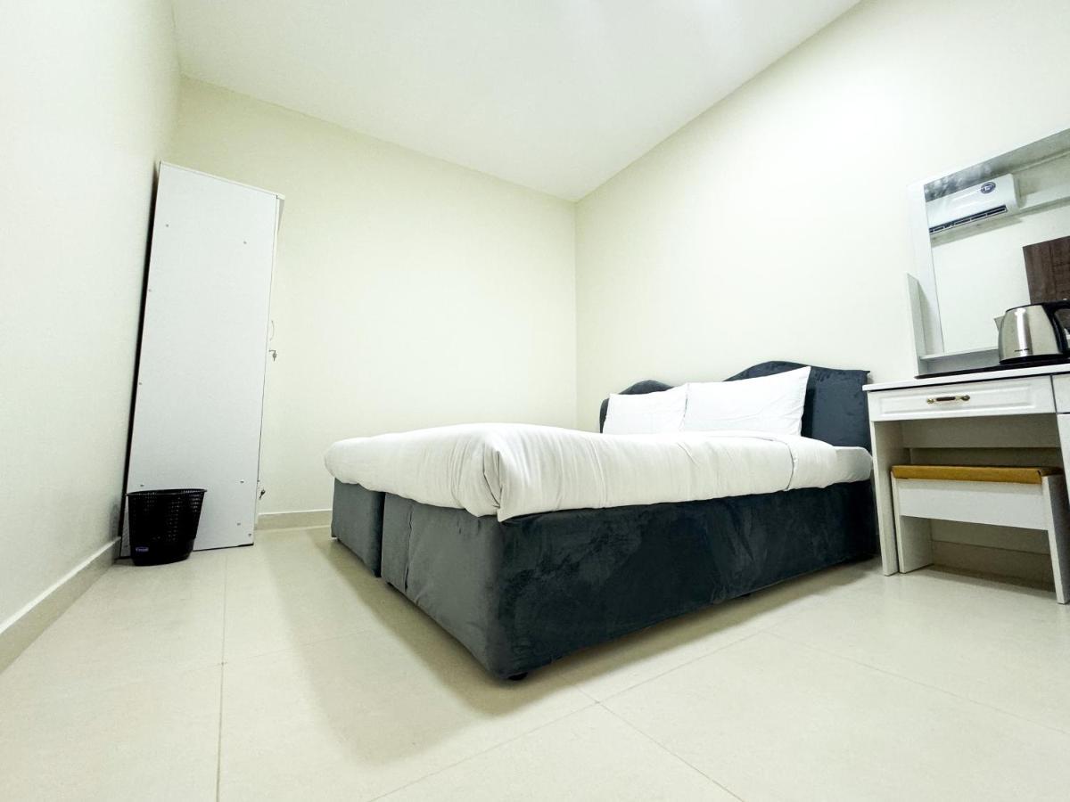 Ras Star Residence - Home Stay Dubai Exteriör bild